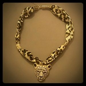Animal print  necklace with expandable  clasp